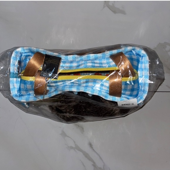 Harveys Wizard of Oz Basket Tote - Picture 2 of 3